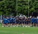La imagen del último entrenamiento de Emelec, fue abrazados para una oración.