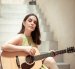 Ceci Juno es una cantautora, compositora, musicoterapeuta, y docente guayaquileña, conocida en la escena independiente. Actualmente está radicada en México.