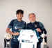 Frangoy Zambrano nuevo jugador de Liga de Quito e Issac Álvarez presidente del equipo.