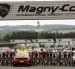 Los ciclistas recorren el Circuito Nevers Magny-Cours durante el inicio de la etapa 12 del Tour de Francia.