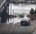 Marea alta sorprende a