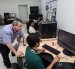 Ángel Sappa guía a profesionales del CIDIS-ESPOL en proyectos que insertan a la IA para solucionar algunos problemas en la producción y comercialización.