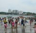 TURISTAS DISFRUTANDO EN PLAYAS |