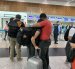 El aeropuerto se convierte en un punto de partida para quienes contemplan dejar Guayaquil en busca de nuevas oportunidades.