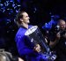 Alexander Zverev levanta la copa de campeón de la Copa Laver.