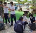 Los alumnos del Liceo Panamericano recogen y reciclan botellas de plástico.