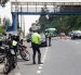 Operativos. Agentes de la AMT notifican las infracciones.