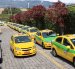 Distintivo. El taxi rural amarillo con verde no podía recoger pasajeros dentro del área urbana de Quito.