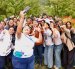 El gobierno de Daniel Noboa ya implementa en mecanismo Jóvenes en Acción que entrega 400 dólares mensuales a los jóvenes inscritos.