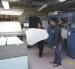 Autoridades del CNE y técnicos del Instituto Geográfico Militar verificaron el proceso de impresión de las papeletas electorales.