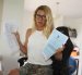 Monika Silva es presidenta de la fundación La Integridad y del Colectivo Ambiental Montañita. Realiza activismo anticorrupción en la provincia de Santa Elena.