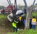 El vehículo se impactó contra un árbol. Los siniestros viales ocurren casi a diario en vía a la costa.