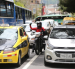 Los motociclistas irrespetan la ley y son escasos los controles realizados en la vía pública.
