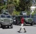 Integrantes de las Fuerzas Armadas de Haití custodian con carros blindados la oficina del Primer Ministro en Puerto Príncipe (Haití), en una fotografía de archivo.