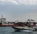 Una lancha rápida de la Guardia Revolucionaria Iraní navega alrededor del petrolero Stena Impero, al sur de Irán.
