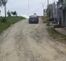 Calles de tierra y sin intervención marcan el abandono en el barrio Cacefca, donde vecinos aseguran haber aportado miles de dólares sin ver resultados.