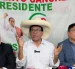 El candidato a la presidencia de Perú del partido Juntos por el Perú, Roberto Sánchez (c), habla durante una rueda de prensa en Lima (Perú).