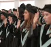 En una ceremonia con graduados de la Universidad Nacional de Educación, en 2023.