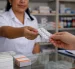 Las restricciones en importaciones generan presión sobre la disponibilidad de algunos medicamentos.
