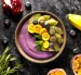Su riqueza en antioxidantes y su versatilidad en recetas frías convierten al açaí en una opción práctica y nutritiva para el día a día.