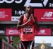 Sabastian Sawe, tiene36 años, nació en Kenia y ganó la Marathón de Londrescon tiempo de 1:59:30.