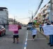 Moradores y comerciantes de Cumbayá protestan por la eliminación de estacionamientos en la calle María Angélica Idrobo.