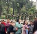 En el campus central de la Universidad de Cuenca se registró un momento de tensión ante el ingreso de policías y militares para controlar una protesta de estudiantes.