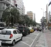 La avenida República de El Salvador, en el hipercentro, es una zona de alta actividad comercial.