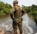 Un soldado del ejercito brasileño durante una ronda en la Amazonía.