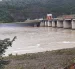 La central hidroeléctrica Coca Codo Sinclair (1.500 MW) aprovecha el agua de la cuenca oriental para generar energía.