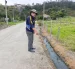 Contaminación. A lo argo del vecindario y durante todo el año se observa agua empozada en las vías, muchas veces verde y con mal olor.