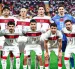 Selección de Turquía posa para la fotografía oficial antes de su regreso a una Copa del Mundo, tras 24 años de ausencia del torneo.