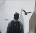 Escena urbana en Nueva York, con el Empire State entre la neblina y aves en vuelo.