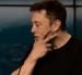Elon Musk en un evento público, líder de Tesla y SpaceX.