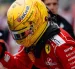 Charles Leclerc y Lewis Hamilton conversan durante una actividad de Ferrari previa al Gran Premio de Mónaco 2026.