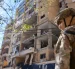 Un soldado del ejército se encuentra en el lugar de un ataque aéreo israelí contra un apartamento en los suburbios del sur de Beirut, Líbano, 07 de junio de 2026.
