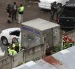 Uniformados del Cuerpo de Bomberos de Quito y Policía Nacional cercaron el lugar en donde hallaron a una persona sin vida, en La Vicentina.
