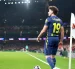 Julián Álvarez, del Atlético de Madrid, se prepara para ejecutar un saque de esquina durante el partido de vuelta de las semifinales de la Liga de Campeones de la UEFA ante el Arsenal FC.
