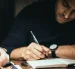 Jóvenes de entre 18 y 29 años pueden postular a las becas de educación superior del programa “Nuevo Ecuador 2026”.