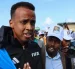 El árbitro somalí Omar Abdulkadir Artan, cuya entrada a EE. UU. fue denegada la semana pasada cuando iba a participar en el Mundial 2026, fue recibido como un héroe a su regreso a Somalia.