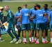 El plantel recibió al seleccionador Carlo Ancelotti con el tradicional “pasillito”