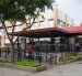 El paso de la Metrovía por la avenida Eloy Alfaro estuvo interrumpido tras el incendio en el edificio Multicomercio