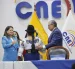 Elena Nájera, Esthela Acero y José Cabrera pusieron los votos para el cambio de autoridades en el CNE.