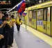 Uno de los 18 trenes del Metro de Quito fue brandeado con los colores de la Tri.