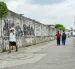 El cerramiento del campus Mapasingue está despintado o destruido en algunos de sus tramos, por ejemplo, del lado de la avenida Las Aguas.