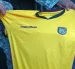 Cargamento de camisetas falsificadas de la Selección Ecuatoriana fue aprehendido durante un operativo de control en Huaquillas.
