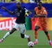 Enner Valencia disputa un balón con Yan Diomande durante el partido entre Ecuador y Costa de Marfil por la primera fecha del Grupo E del Mundial 2026, en Filadelfia.