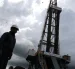 Petróleo. La caída del WTI impacta ingresos del Estado y costos de derivados.