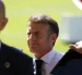 El presidente francés Emmanuel Macron (derecha) llega al Hotel Royal antes de la cumbre del G7 en Evian-les-Bains, Francia, el 15 de junio de 2026.