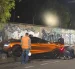 El exclusivo deportivo de alta gama McLaren 720S Spider, de color anaranjado, sufrió daños severos en su carrocería frontal tras perder pista en el norte de la capital.